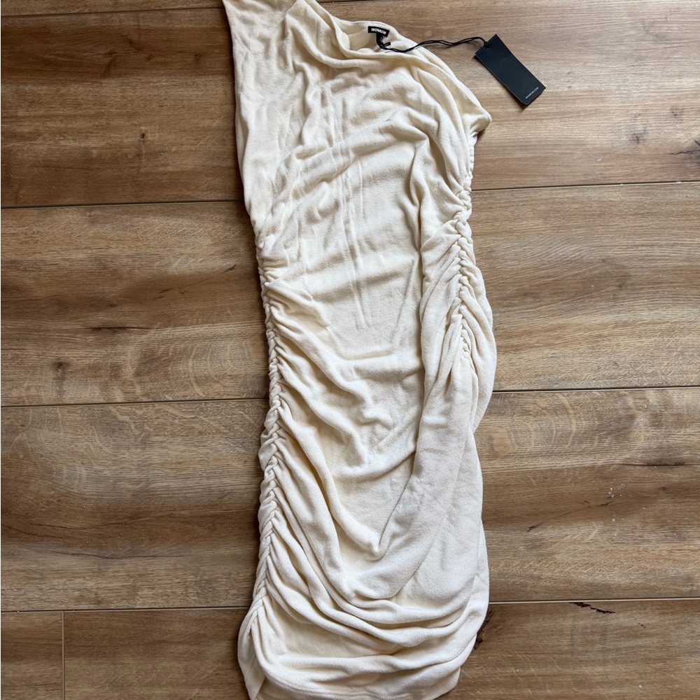 Monrow Cream One-Shoulder Ruched Bodycon Dress